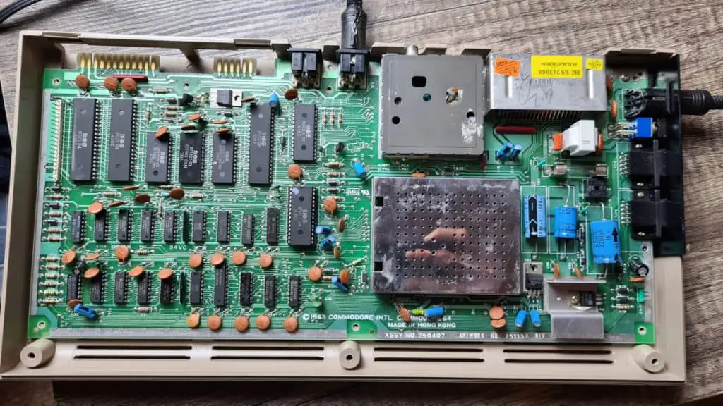 Troubleshooting a Commodore 64 Black Screen Repair