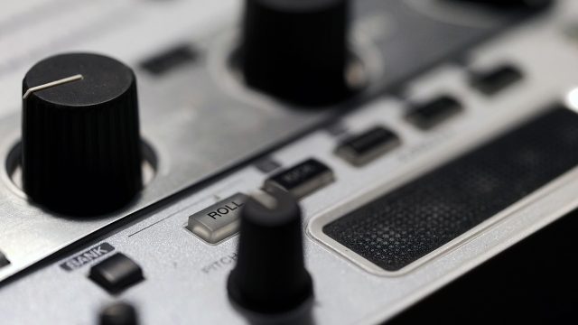 How to Fix a Scratchy Volume Knob on Vintage Amplifiers: Complete DIY Guide 2026